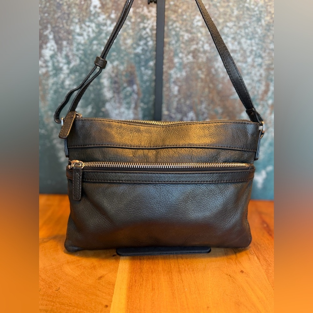 MARGOT NEW YORK Modern Vintage Double Zip‎ Leather Crossbody (EUC)
